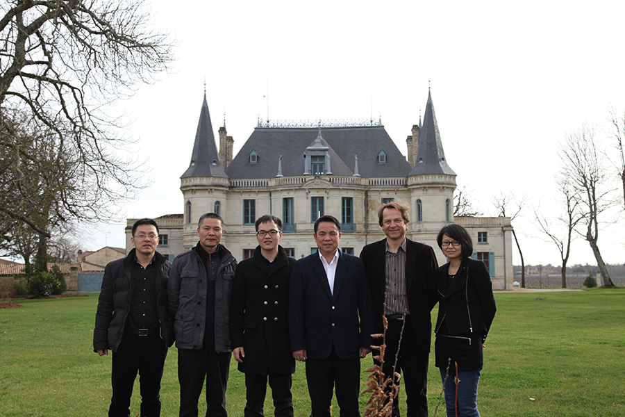 陳總和董事長法國照片